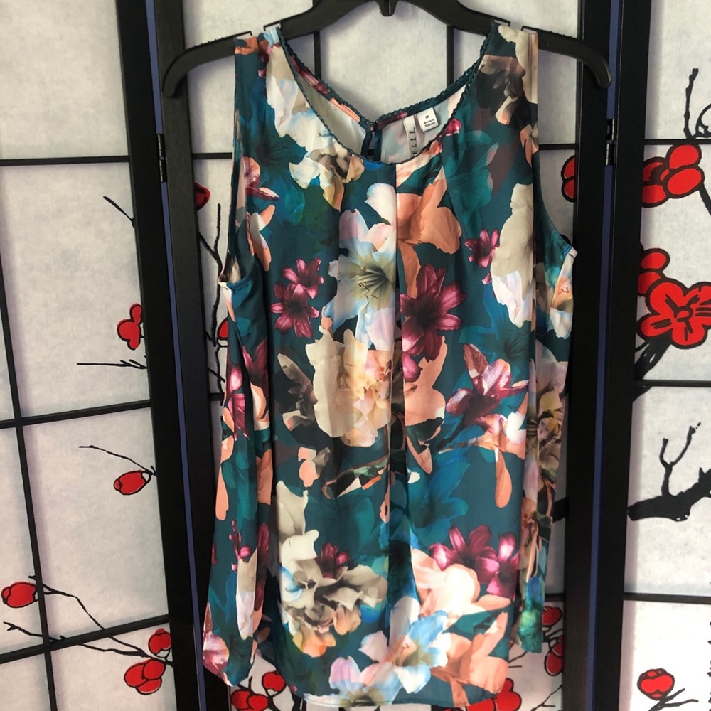 Elle Floral Sleeveless Pleated Blouse Summer Top M